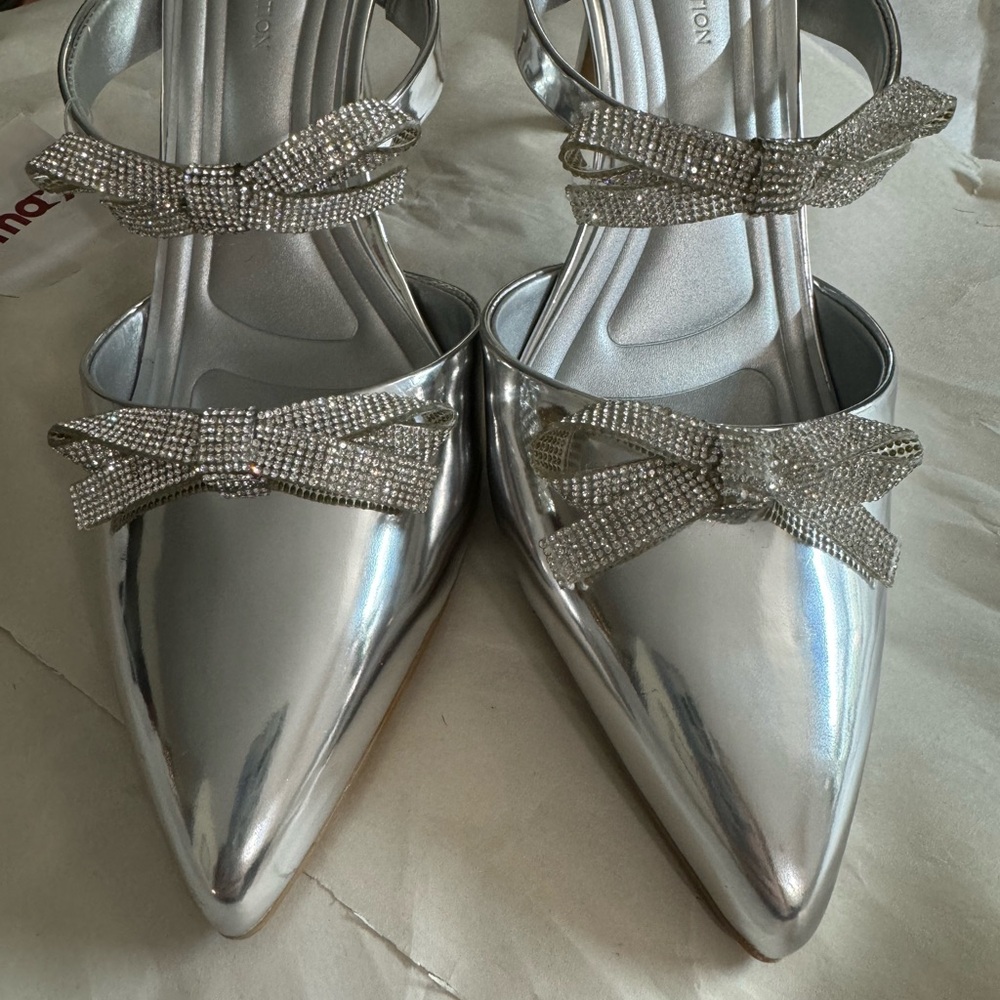 BCBGeneration Silver Bow Heels